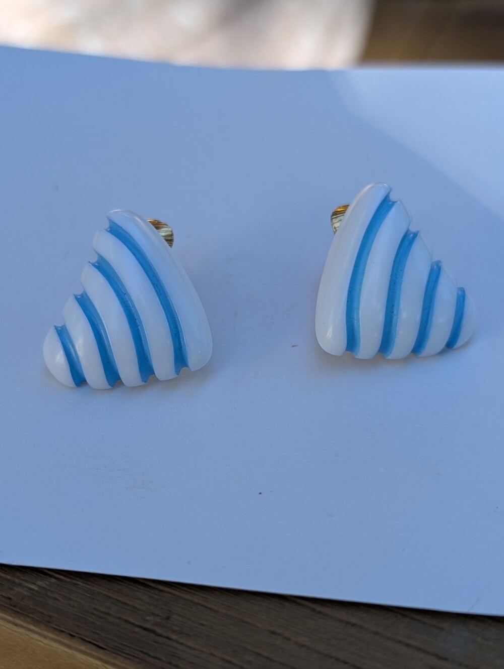 Avon 1986 White & Blue Striped TrianglesClip-On Earrings Candy Colored earrings